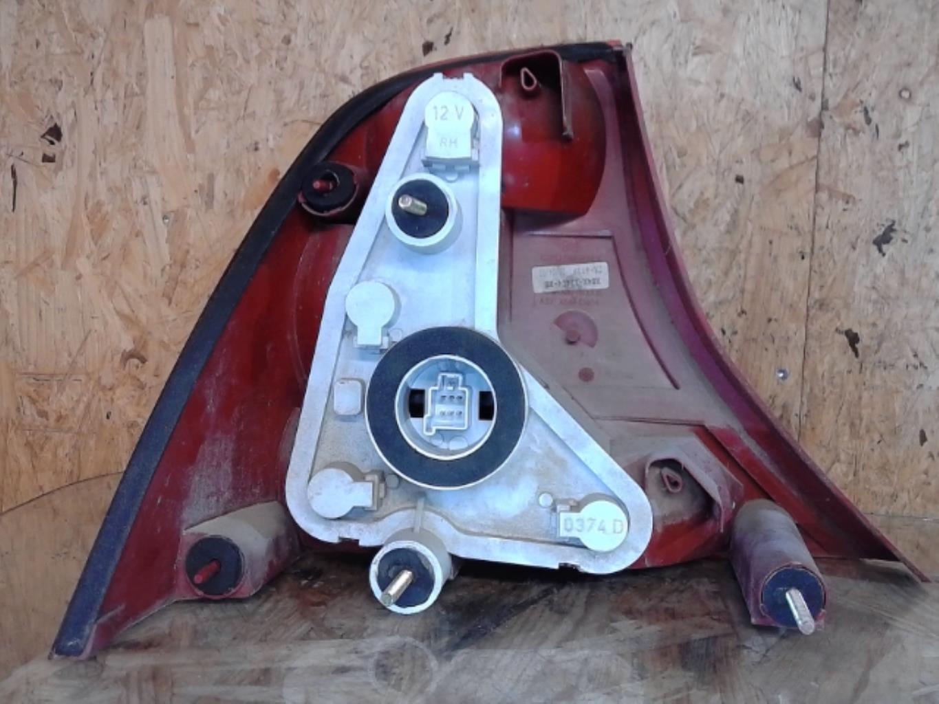 Feu arriere principal droit (feux) FORD FOCUS 1 Essence - 1