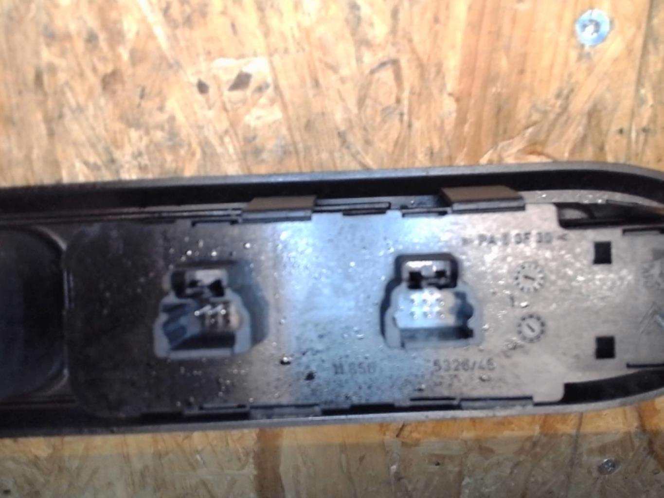 Interruptor de elevalunas PEUGEOT 407 PHASE 1 Diésel - 1