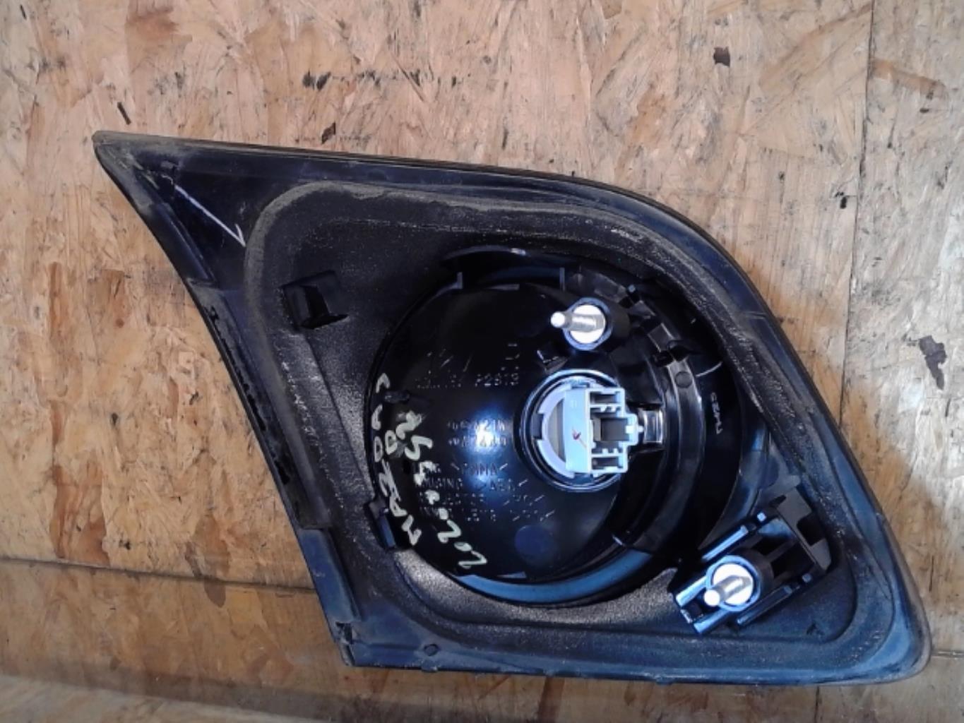 Feu arriere secondaire droit (feux) MAZDA 3 1 PHASE 2 Diesel - 1