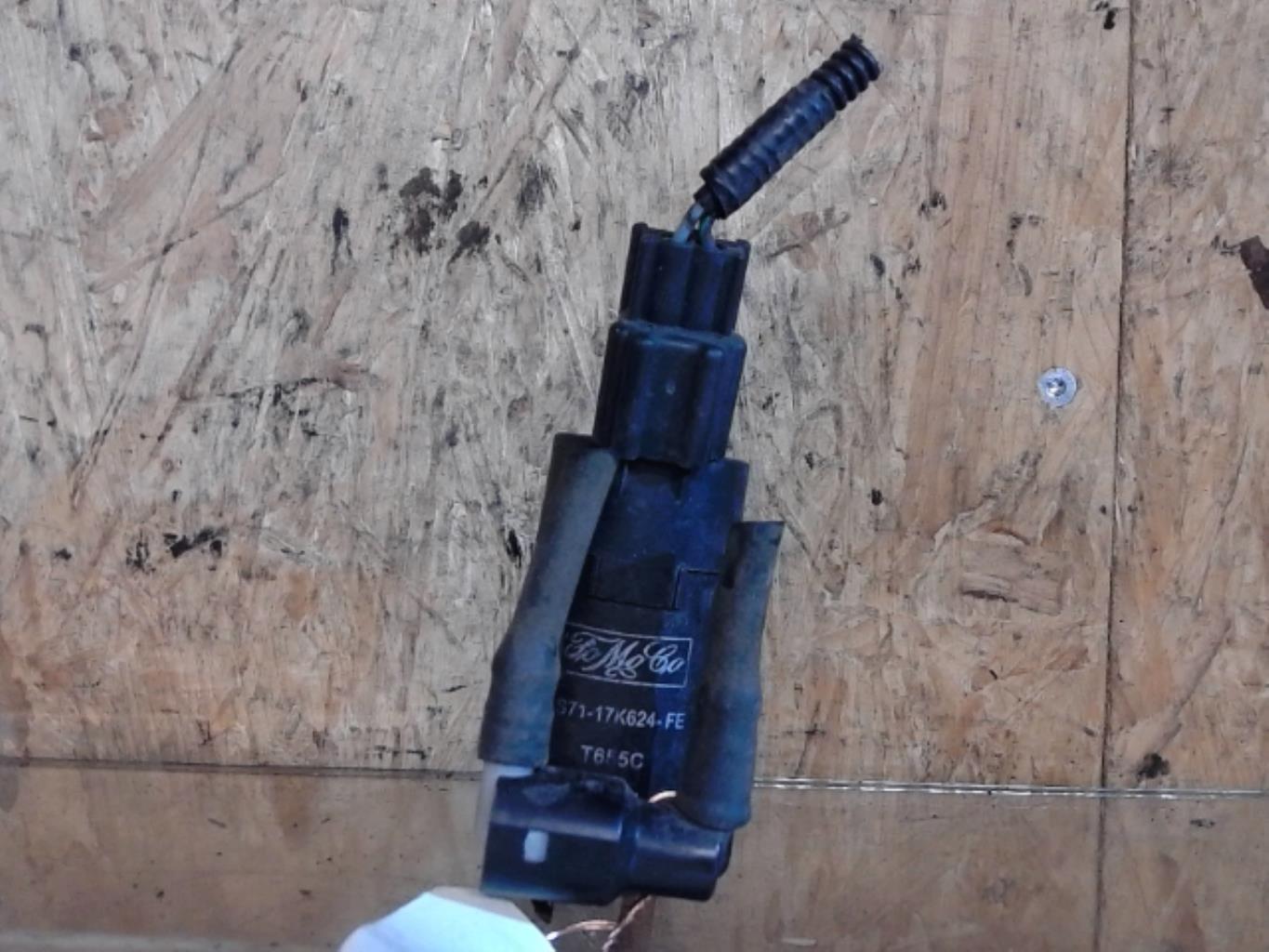 Pompe lave glace avant FORD MONDEO 3 PHASE 1 BREAK Diesel - 1