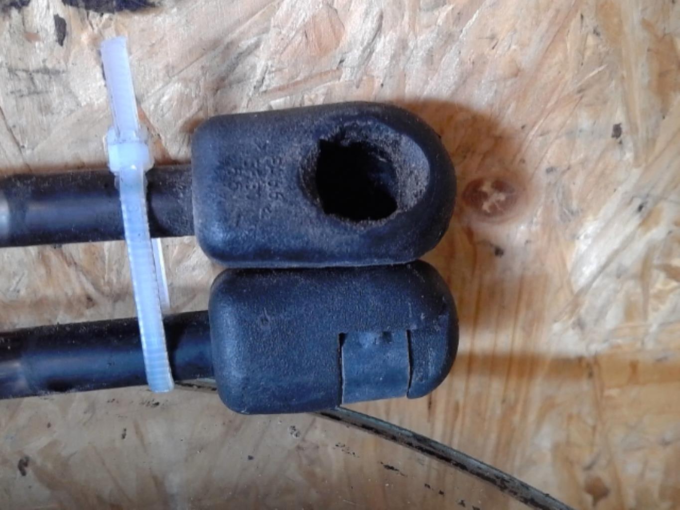 Verin de coffre FORD MONDEO 3 PHASE 1 BREAK Diesel - 1