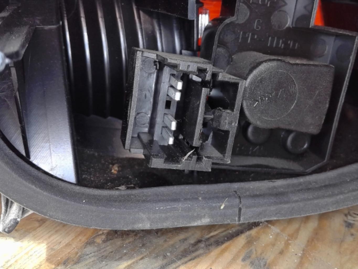Feu arriere principal gauche (feux) RENAULT LAGUNA 2 PHASE 2 Essence - 1
