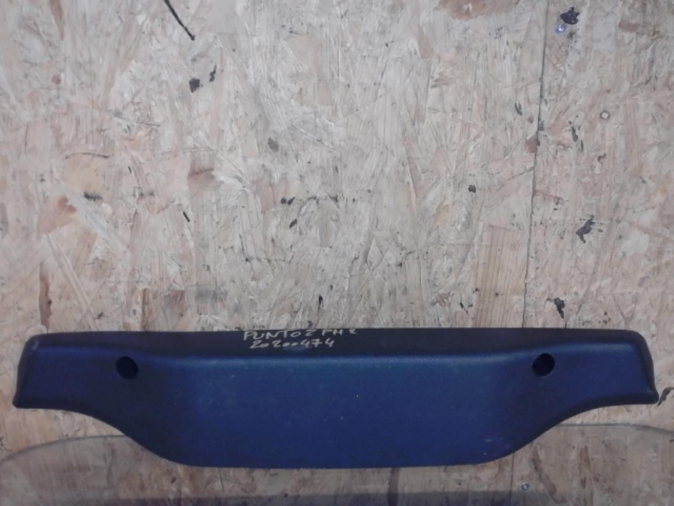 Feu arriere stop central FIAT PUNTO 2 PHASE 2 Essence - 1