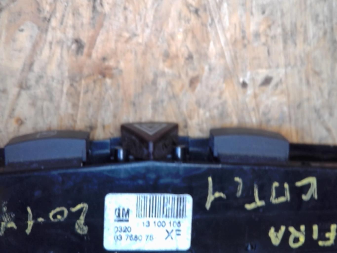 Bouton de warning OPEL ZAFIRA B PHASE 1 Diesel - 1