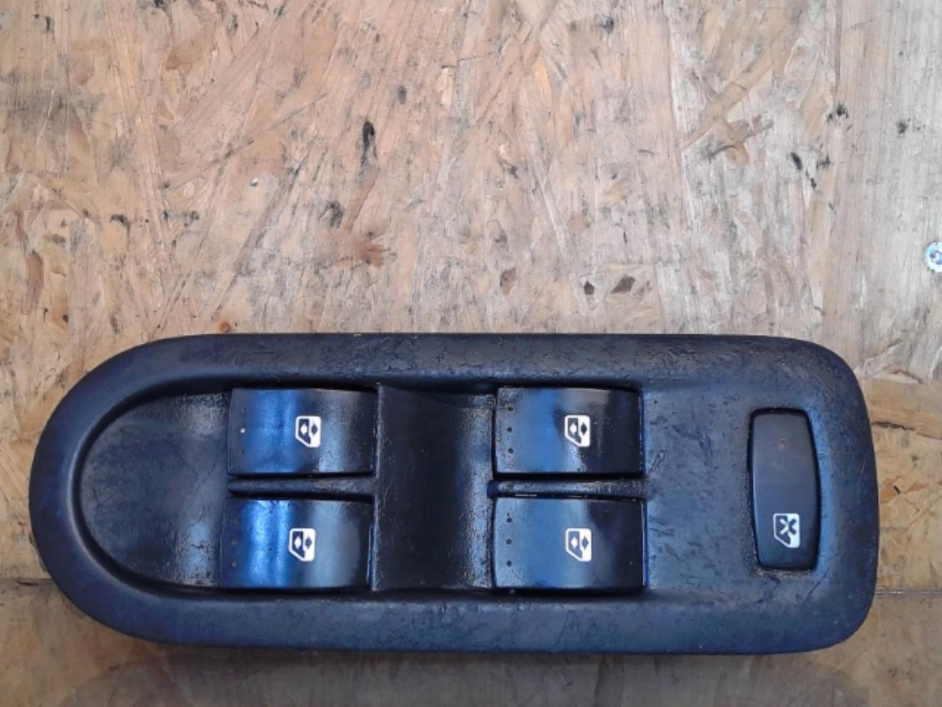 Interrupteur de leve vitre RENAULT SCENIC 2 PHASE 1 Diesel - 1