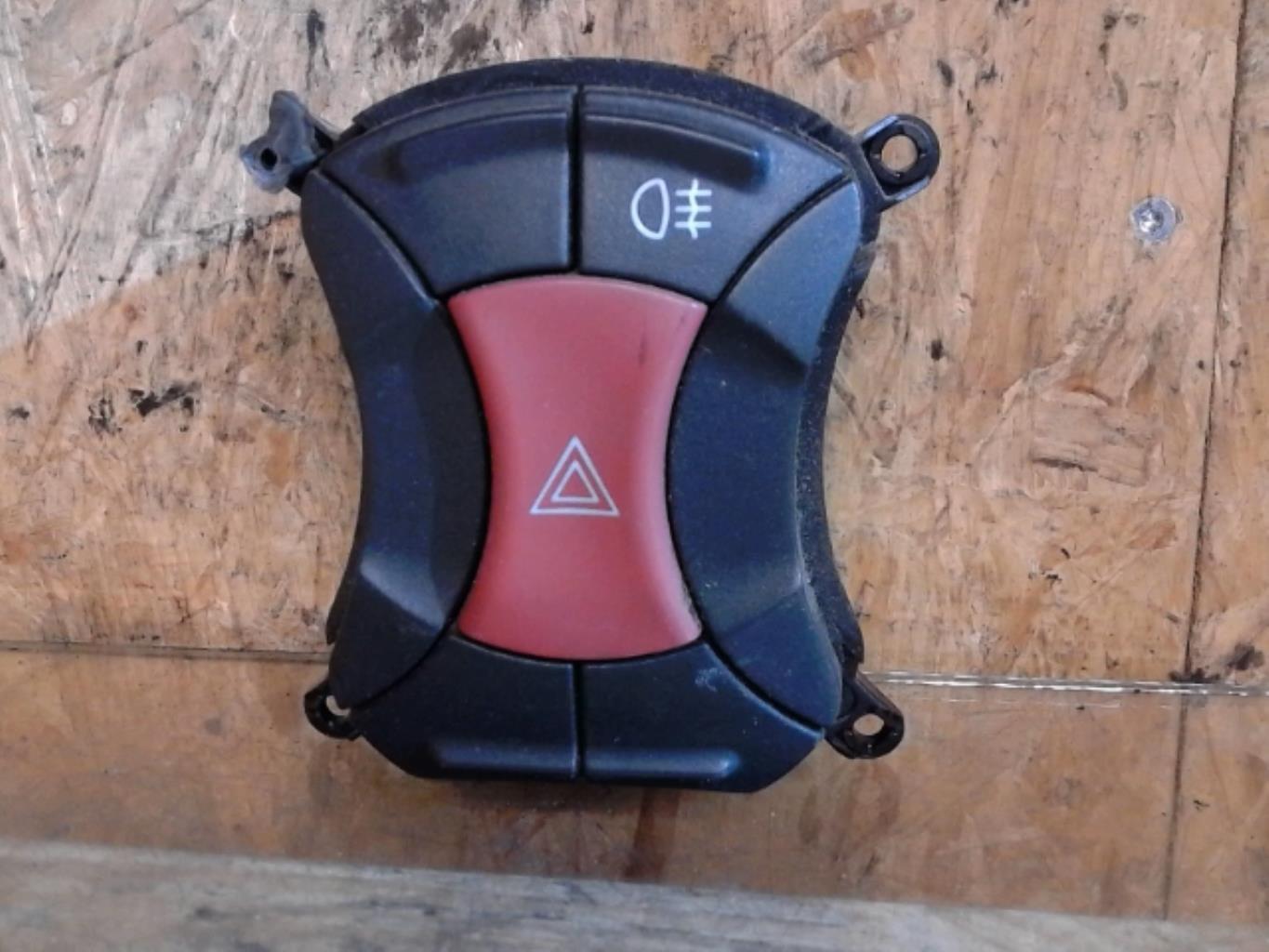 Bouton de warning FIAT DOBLO 1 PHASE 2 Diesel - 1