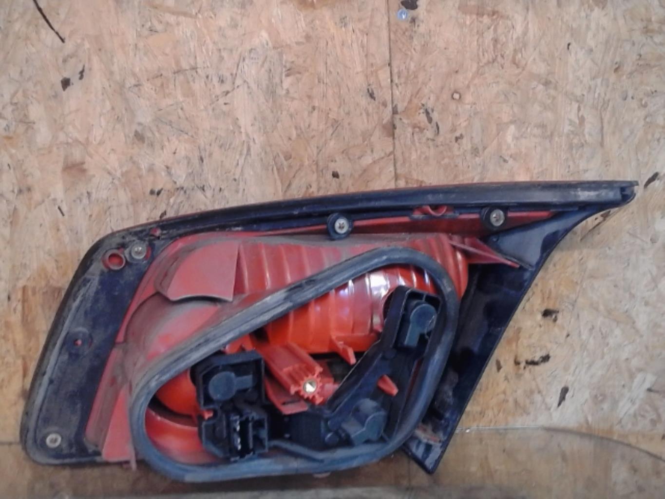 Feu arriere secondaire gauche (feux) RENAULT VEL SATIS PHASE 1 Diesel - 1