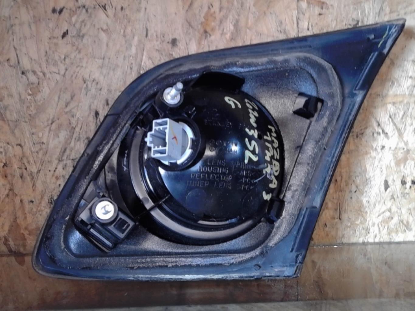 Feu arriere secondaire gauche (feux) MAZDA 3 1 PHASE 2 Diesel - 1