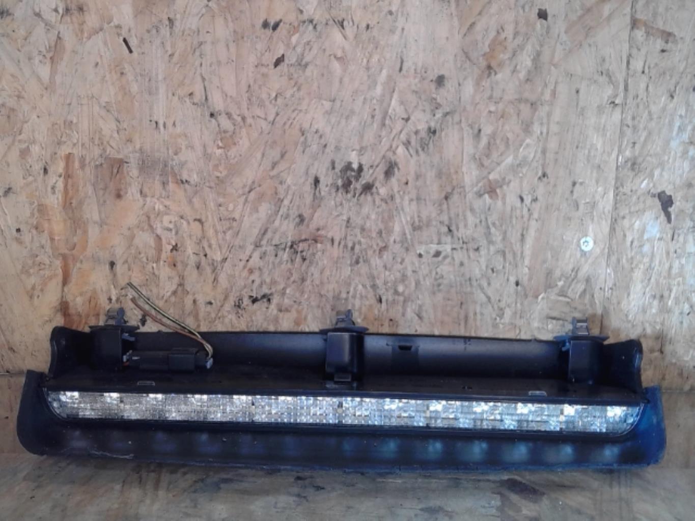 Feu arriere stop central OPEL CORSA C PHASE 1 Essence - 1