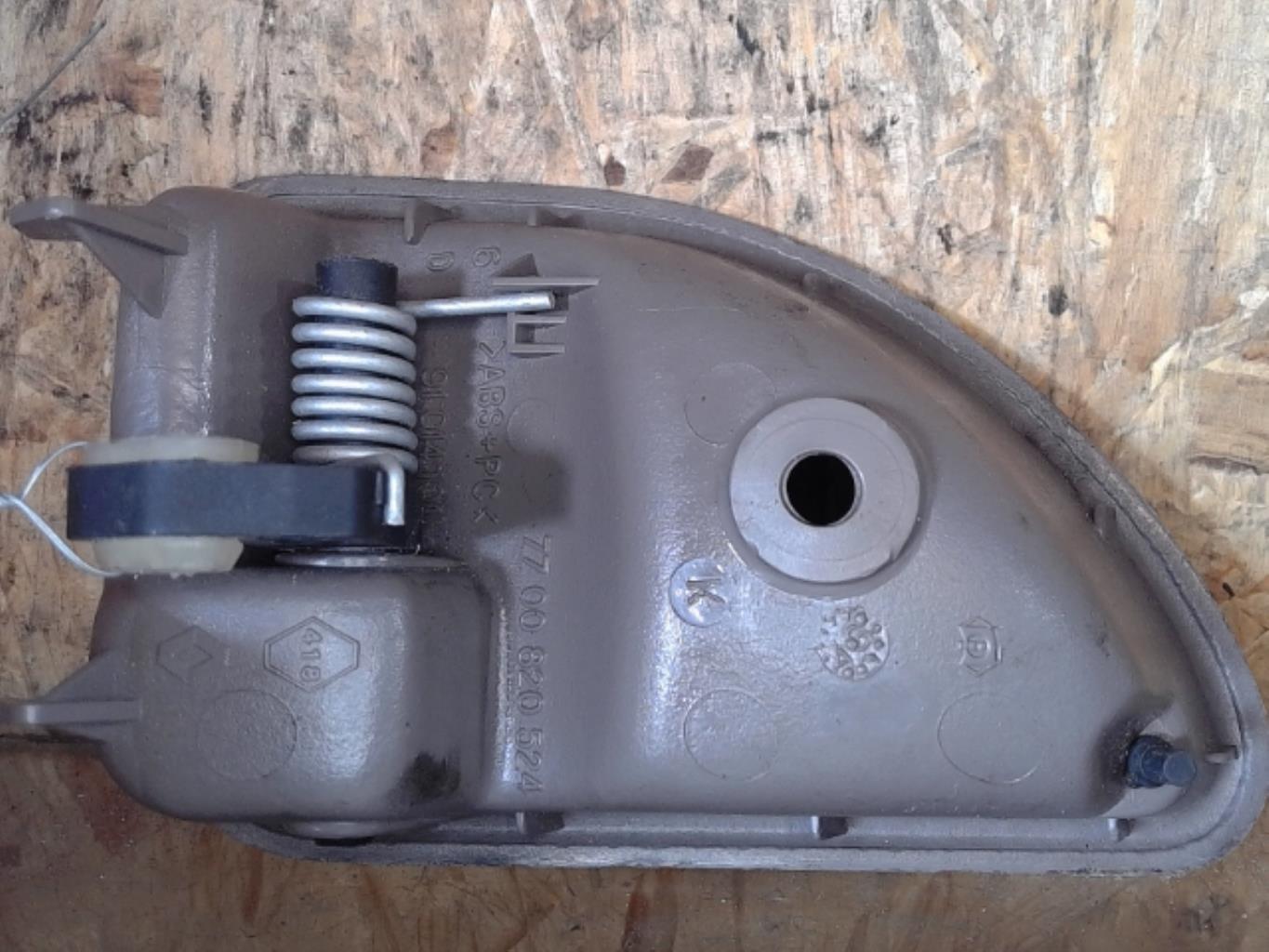 Poignee interieur avant droit RENAULT MEGANE 2 PHASE 1 Diesel - 1