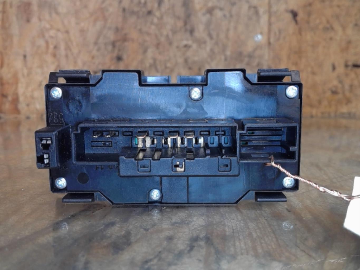 Bouton de warning MERCEDES CLASSE C 202 PHASE 2 Diesel - 1