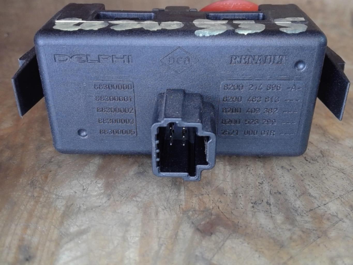 Bouton de warning RENAULT CLIO 3 PHASE 2 Diesel - 1