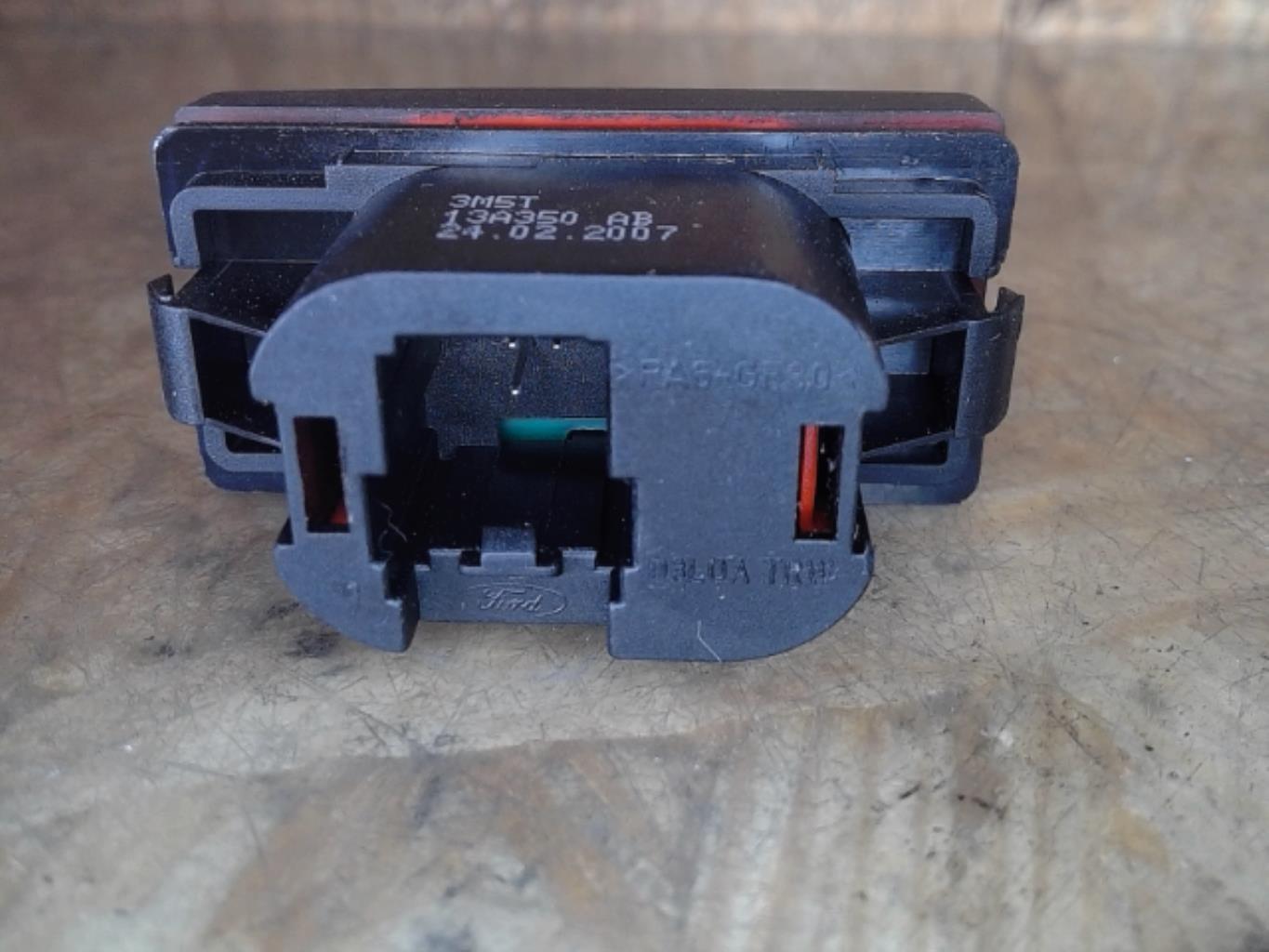 Bouton de warning FORD C-MAX 1 PHASE 1 Diesel - 1