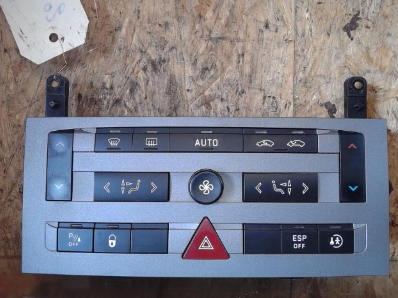 Commande chauffage PEUGEOT 407 PHASE 1 BREAK Diesel - 1