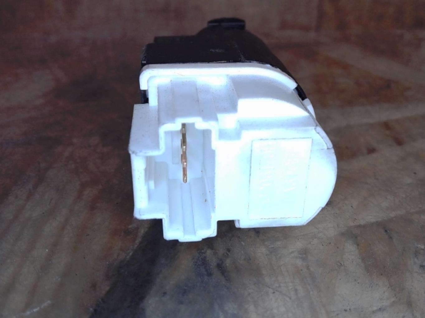 Contacteur feu stop RENAULT CLIO 4 PHASE 2 Diesel - 1