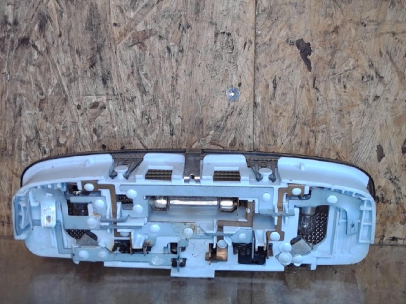 Eclairage de plafonnier FORD FOCUS 2 PHASE 1 Diesel - 1