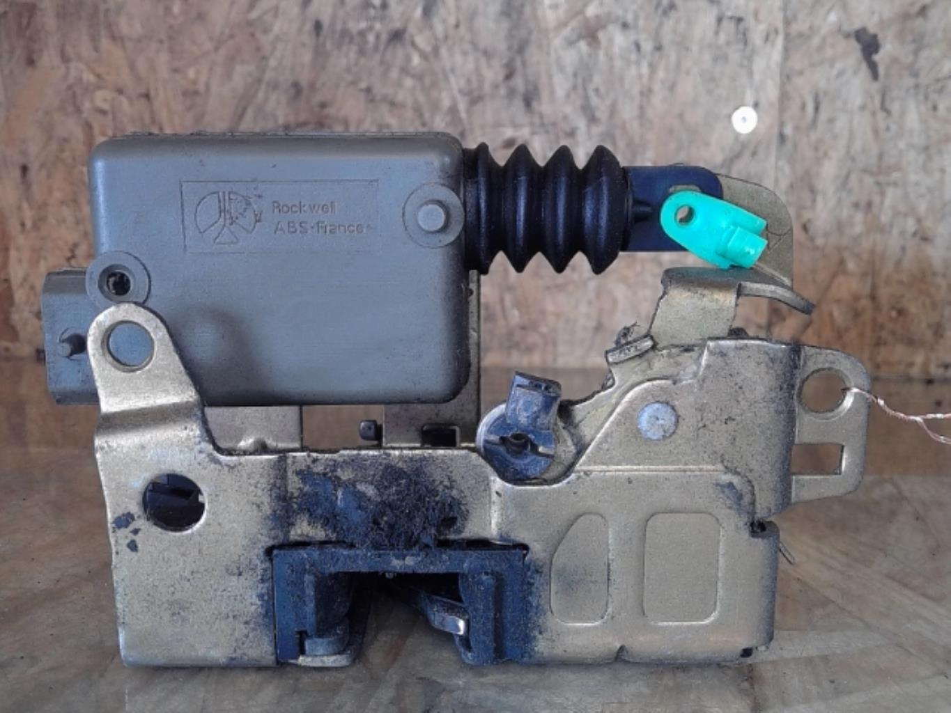 Serrure avant droit RENAULT CLIO 1 PHASE 3 Essence - 1