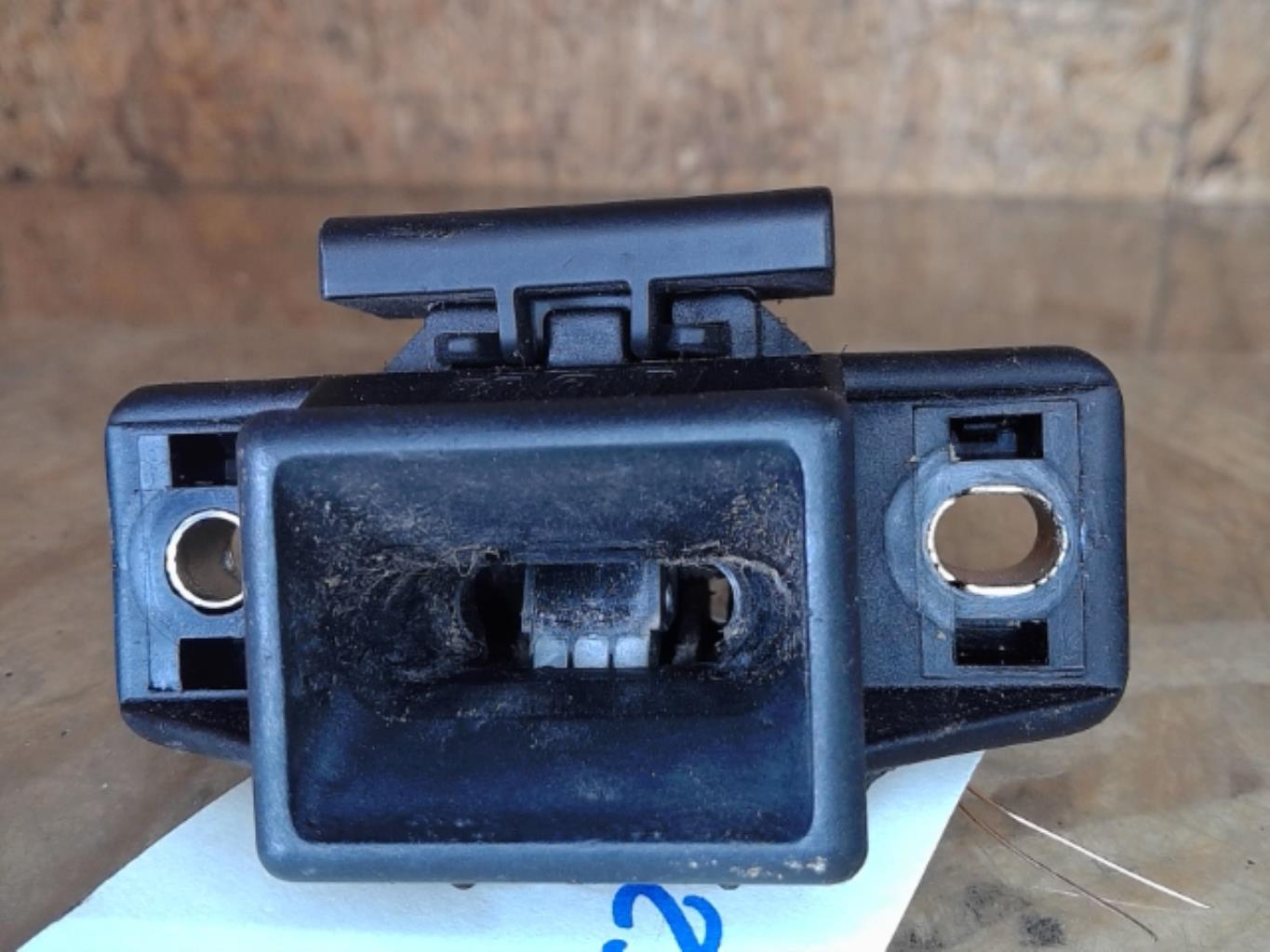 Serrure de coffre RENAULT TWINGO 1 PHASE 1 Essence - 1