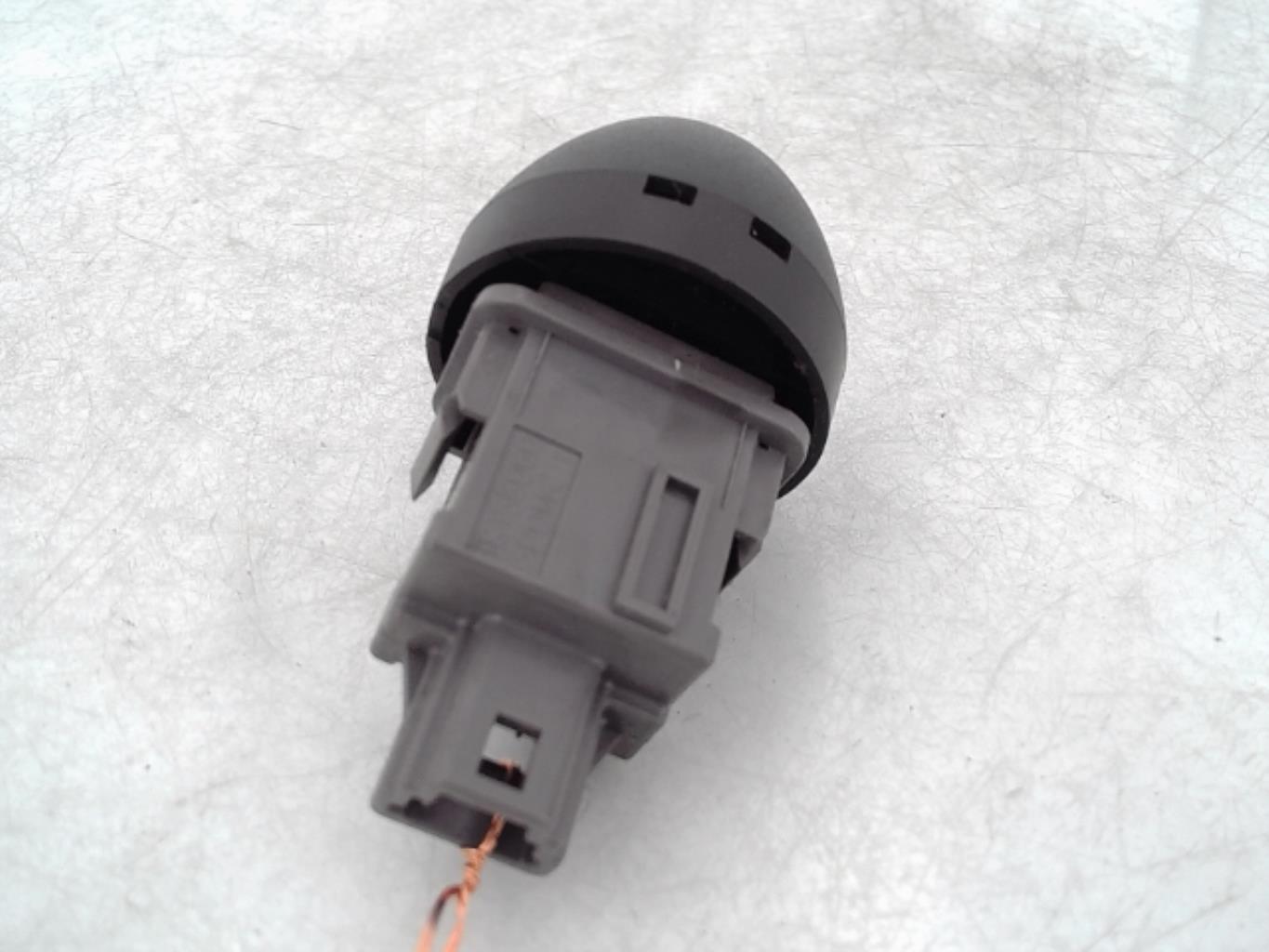 Bouton de warning TOYOTA RAV4 3 PHASE 1 Diesel - 1