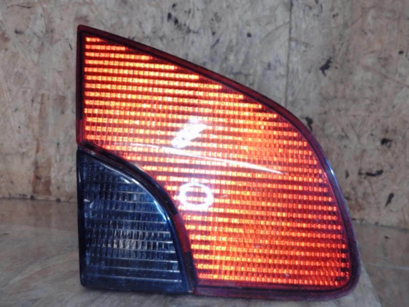 Feu arriere secondaire gauche (feux) PEUGEOT 406 PHASE 2 BREAK Diesel - 1