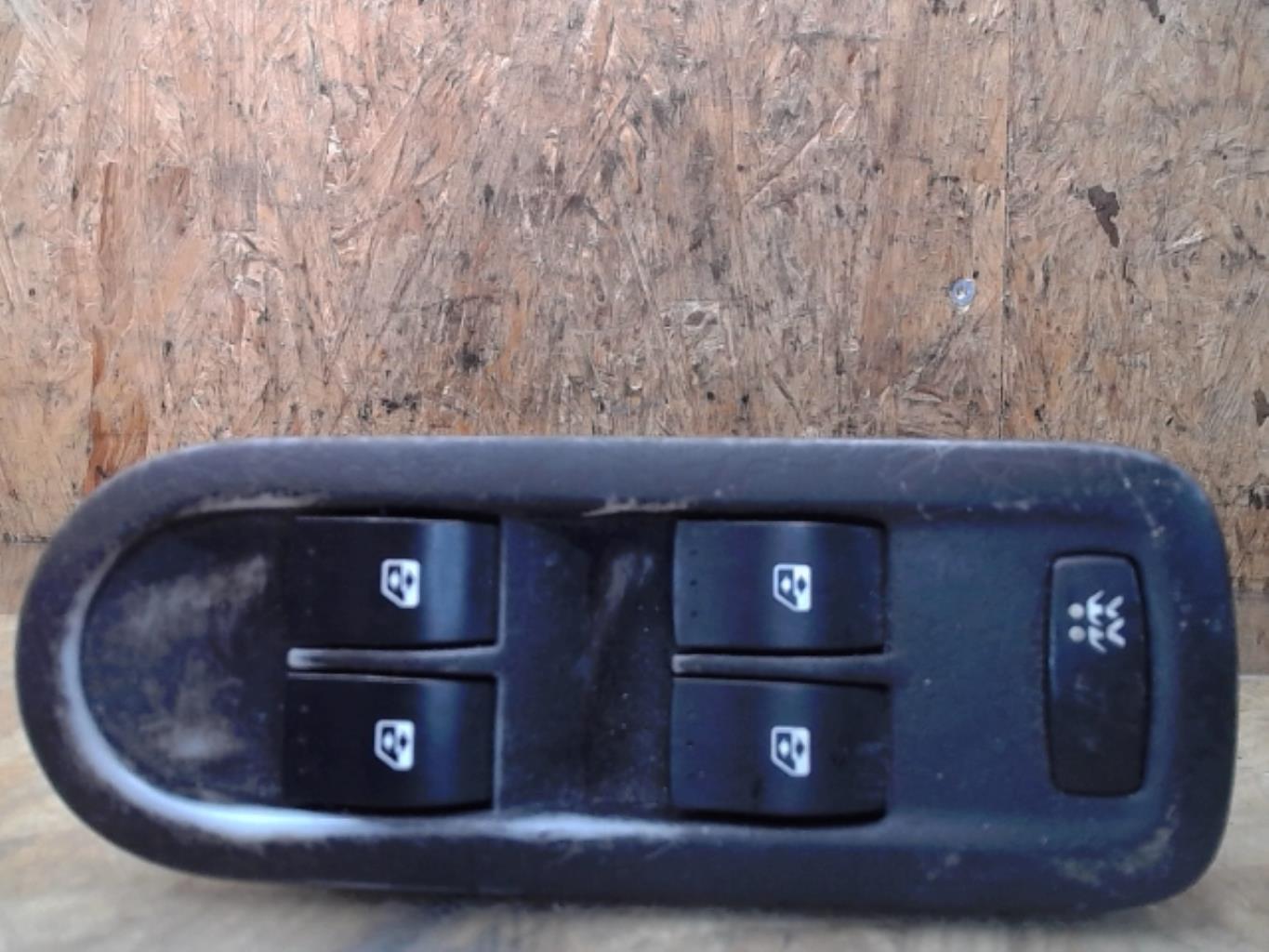 Interrupteur de leve vitre RENAULT MEGANE 2 PHASE 1 Diesel - 1