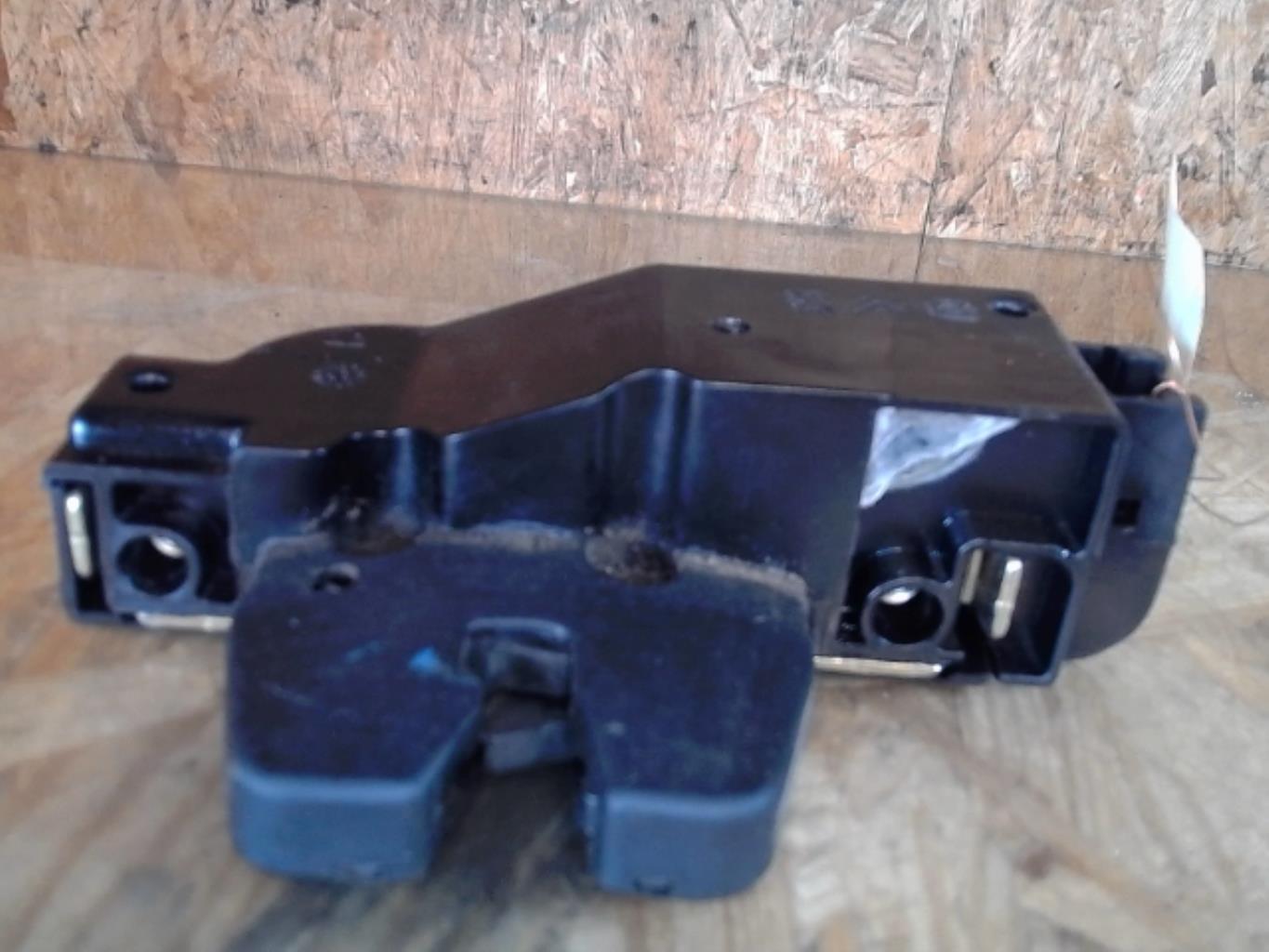 Serrure de hayon PEUGEOT 307 PHASE 1 BREAK Diesel - 1