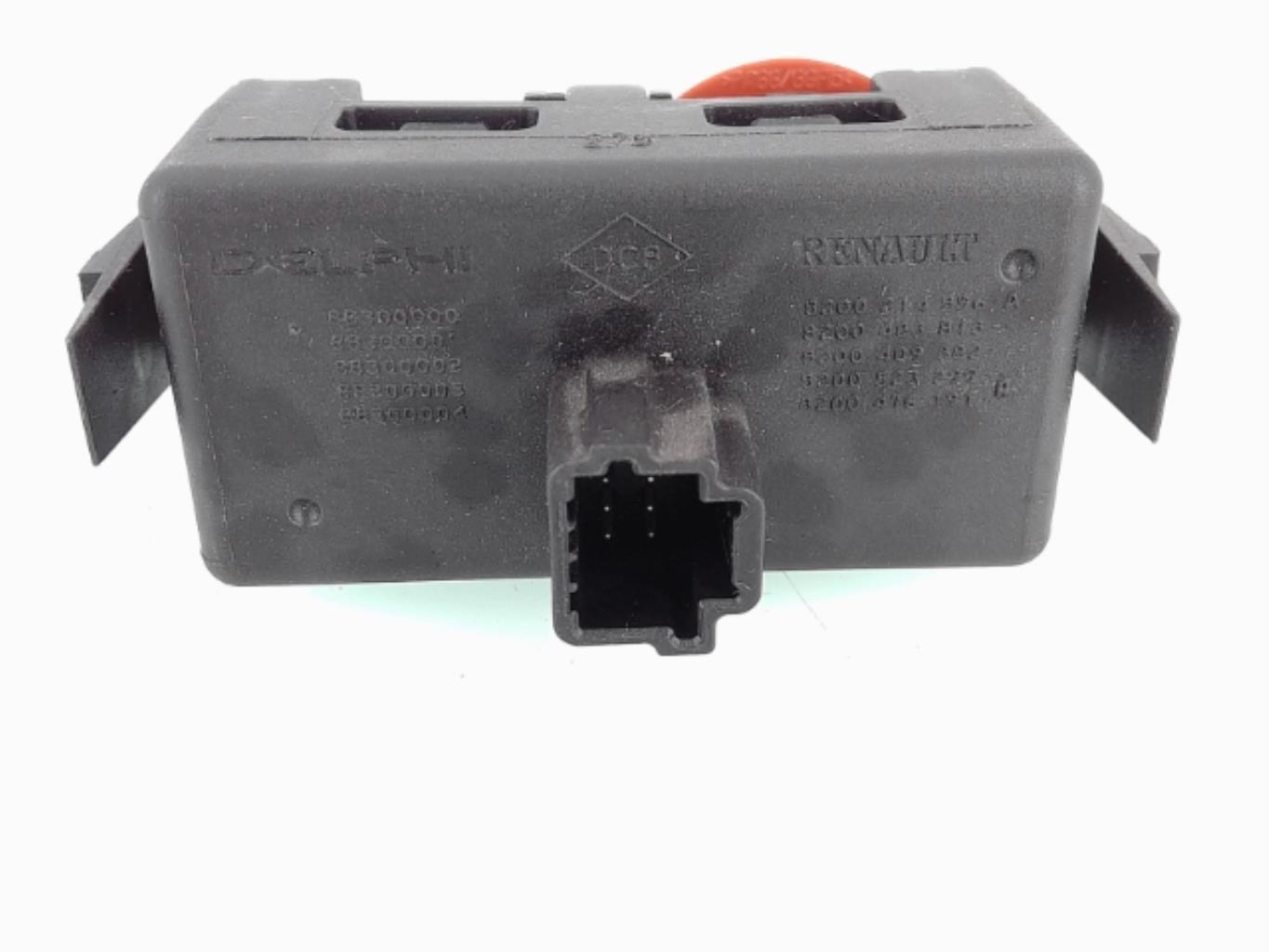 Bouton de warning RENAULT CLIO 3 PHASE 1 Essence - 1
