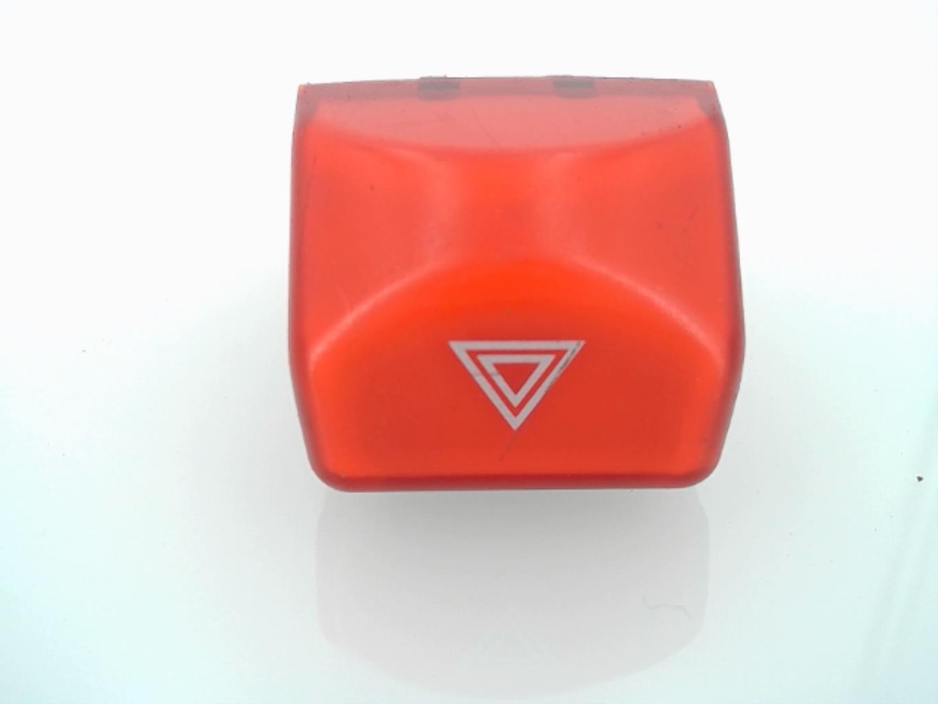Bouton de warning NISSAN MICRA 3 PHASE 1 Essence - 1