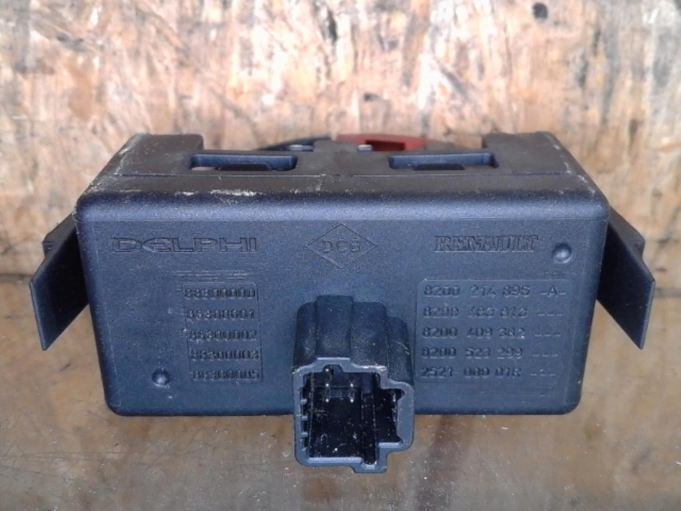 Bouton de warning RENAULT TWINGO 2 PHASE 1 Essence - 1