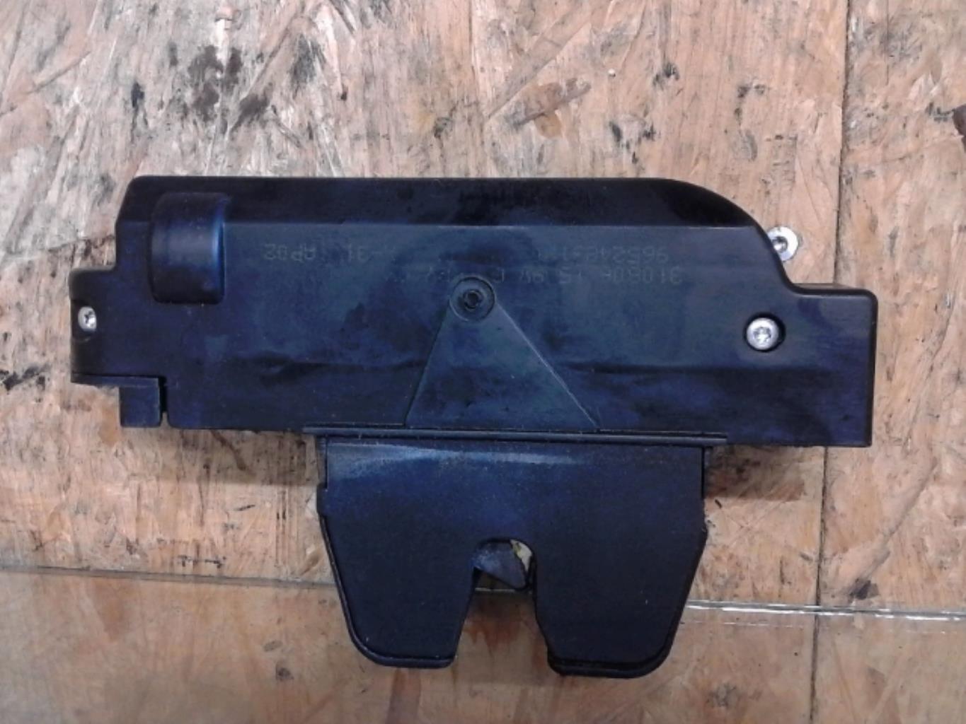 Serrure de coffre CITROEN C5 1 PHASE 2 Diesel - 1