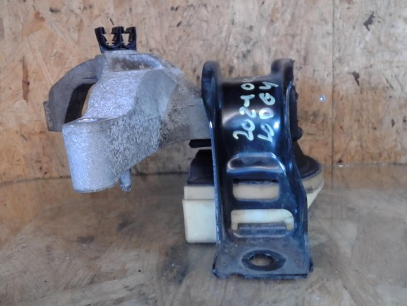 Support moteur droit DACIA LODGY PHASE 1 Diesel - 1