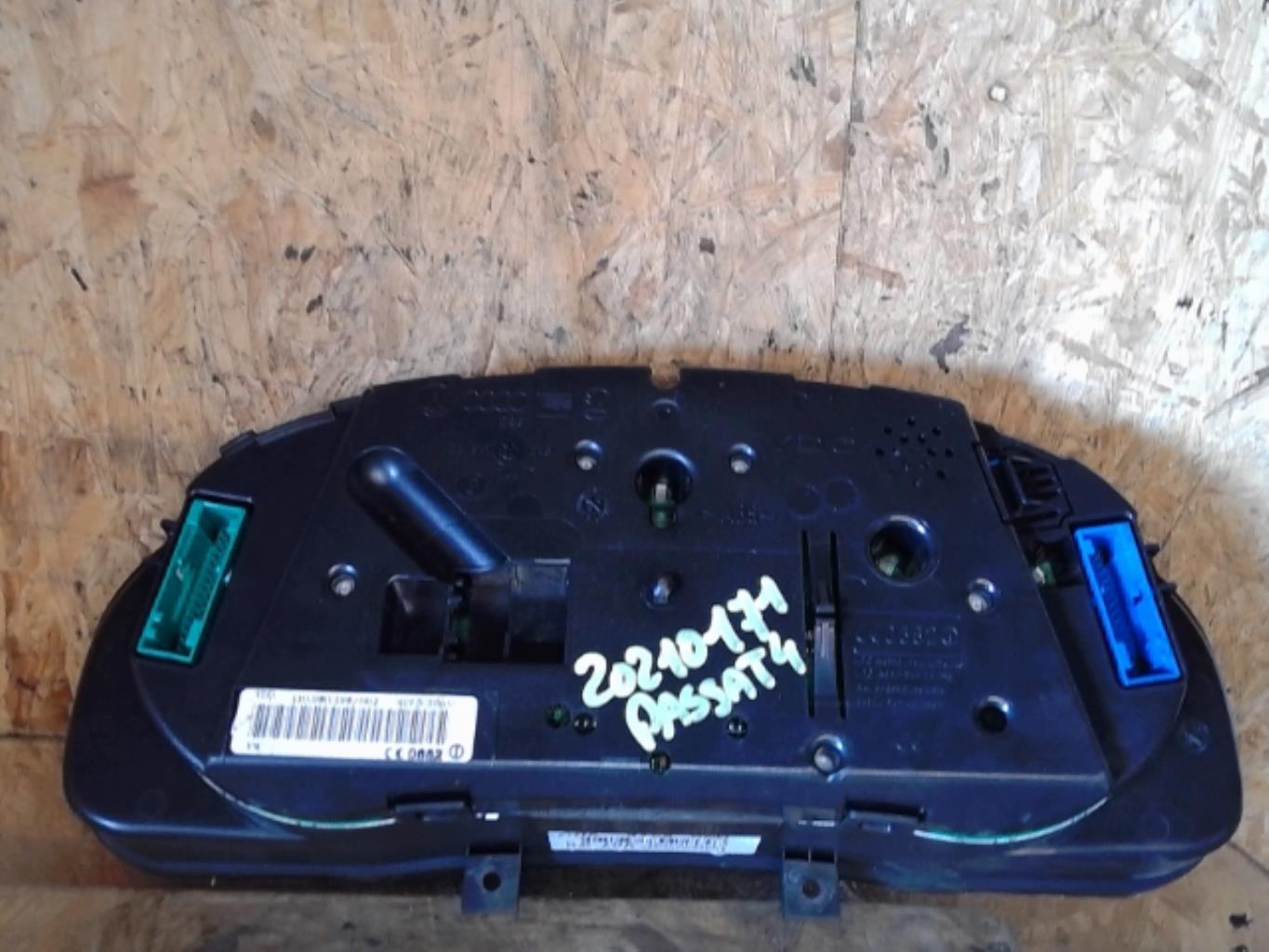 Compteur VOLKSWAGEN PASSAT 4 PHASE 2 Diesel - 1