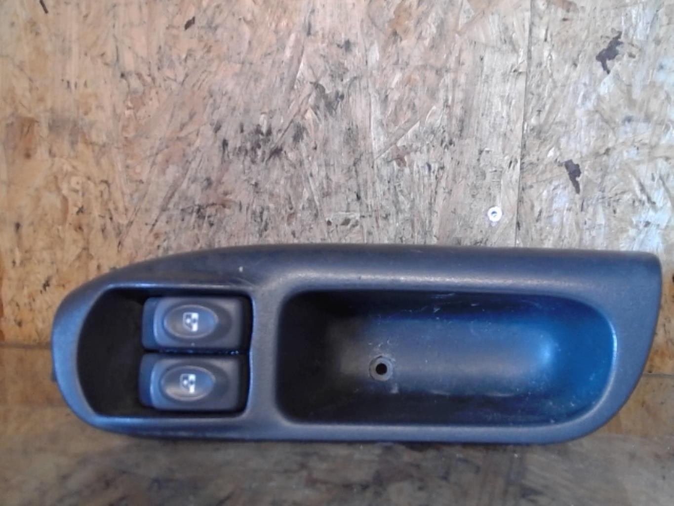 Interrupteur de leve vitre RENAULT SCENIC 1 PHASE 2 Diesel - 1