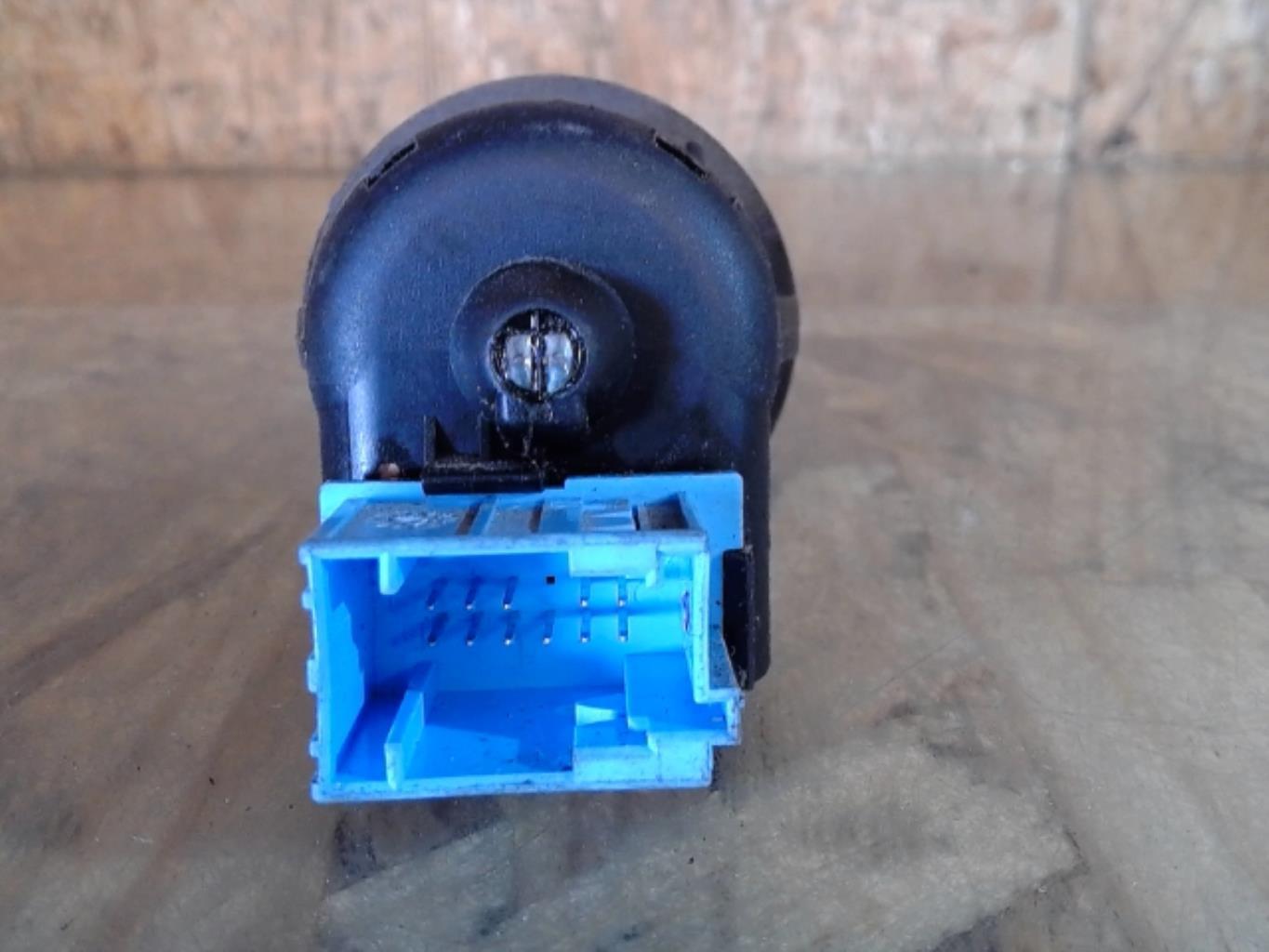 Commande retroviseurs CITROEN C3 1 PHASE 1 Essence - 1