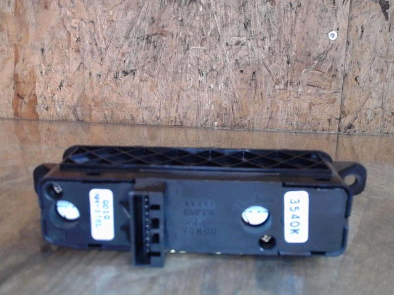 Commande degivrage lunette arriere HONDA CIVIC 7 PHASE 1 Essence - 1