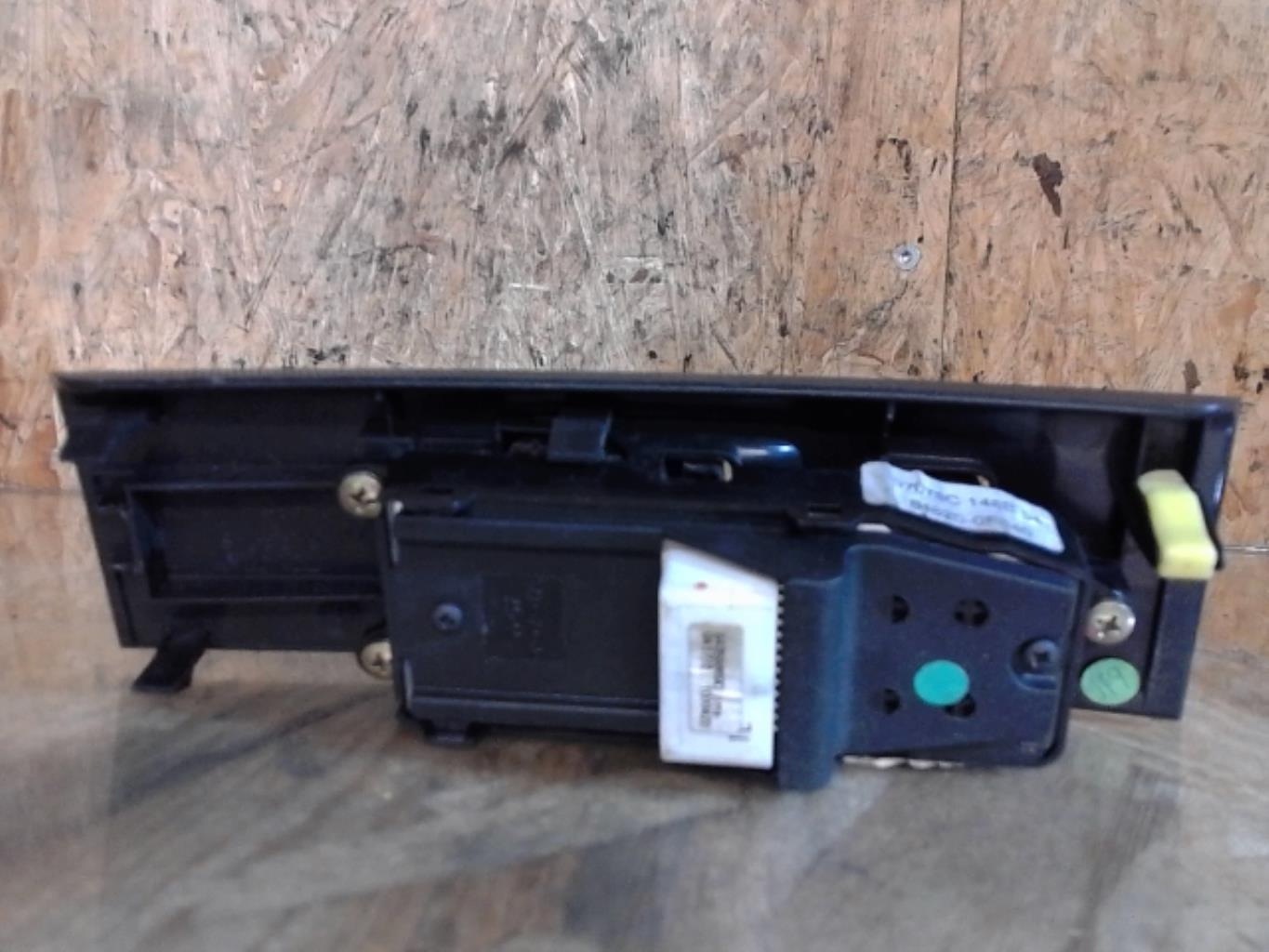 Interrupteur de leve vitre TOYOTA COROLLA VERSO 2 PHASE 1 Diesel - 1