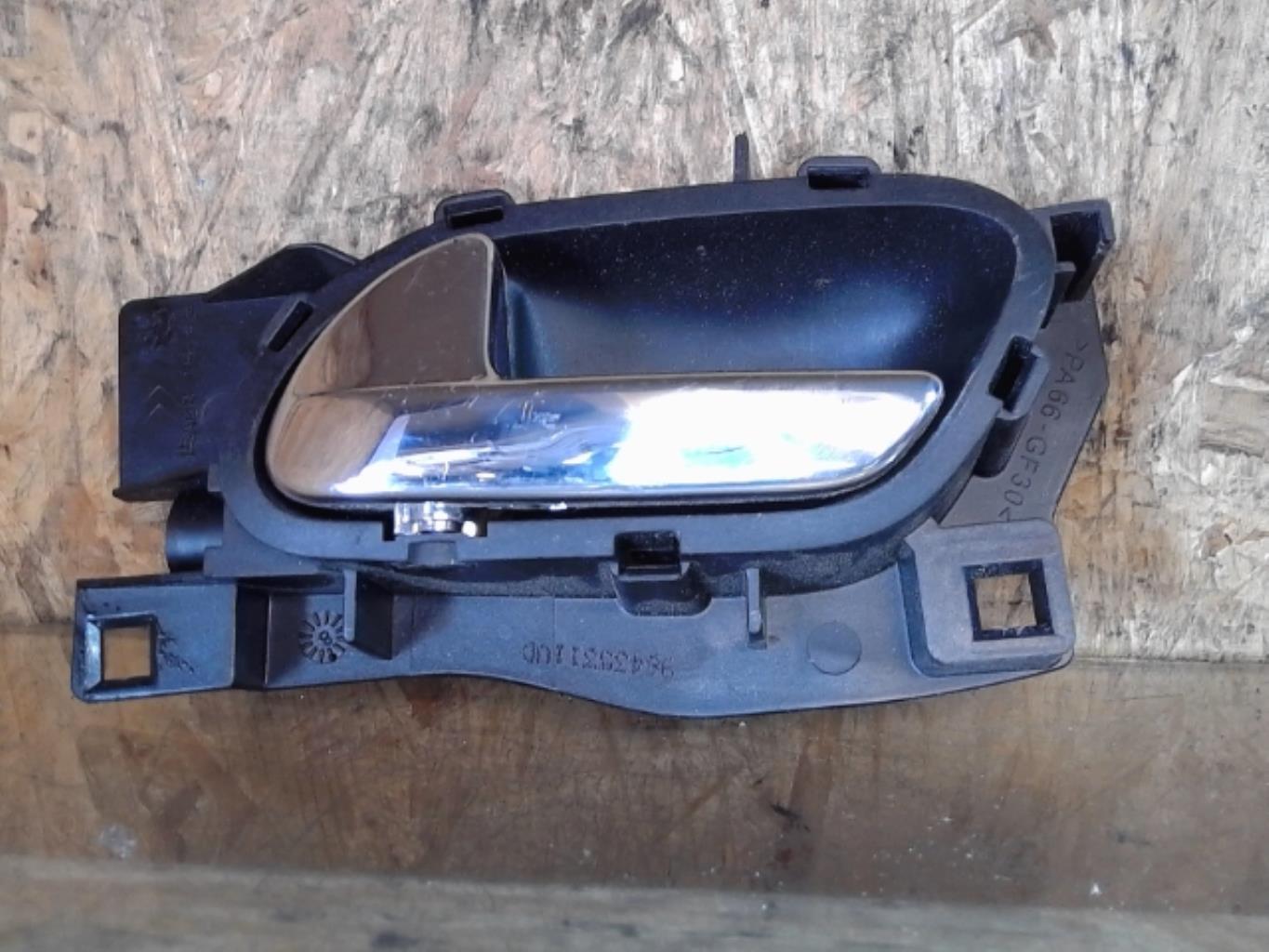 Poignee interieur avant droit CITROEN C4 1 PHASE 1 COUPE Diesel - 1