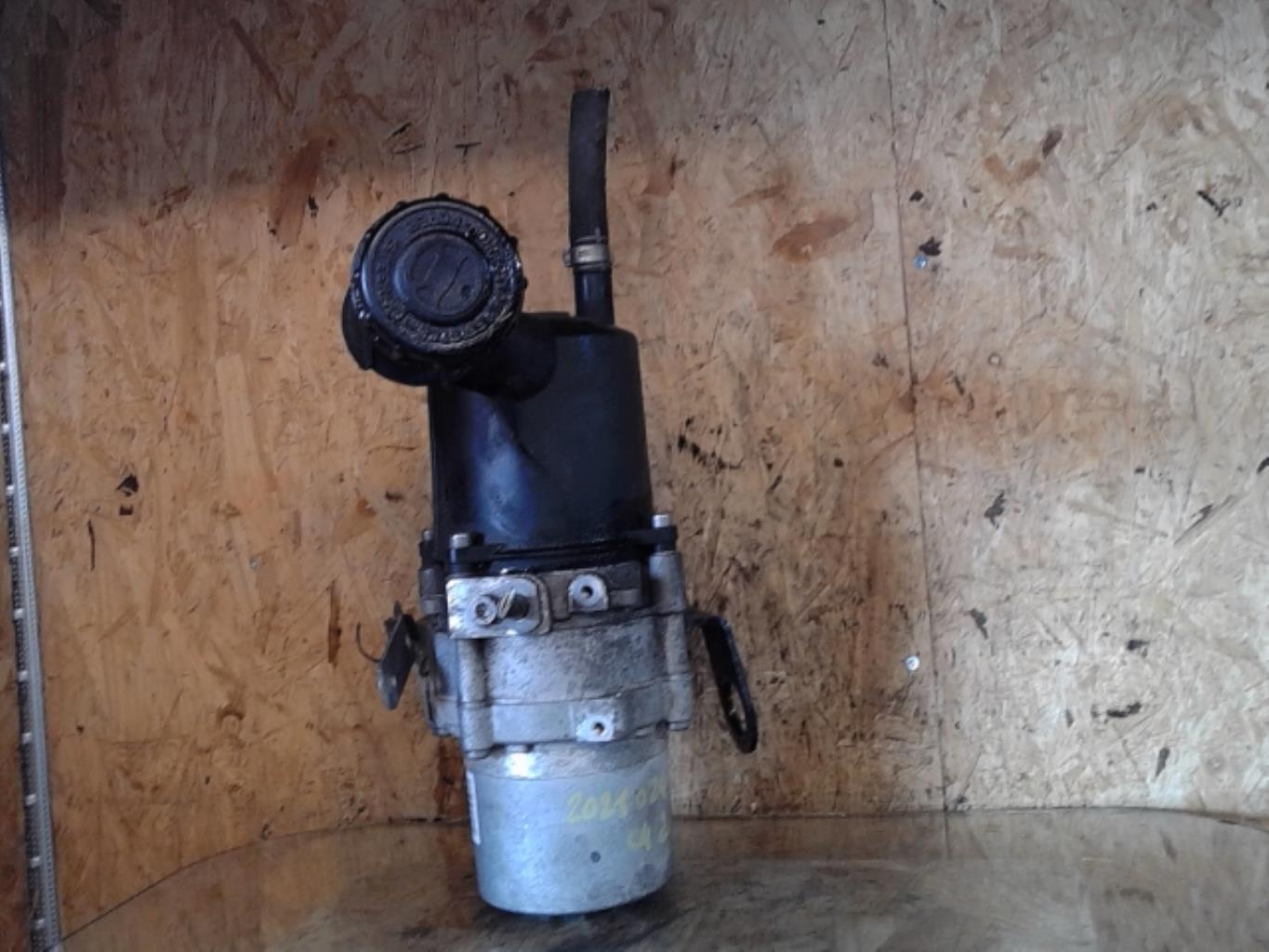 Pompe de direction CITROEN C4 2 PHASE 1 Diesel - 1