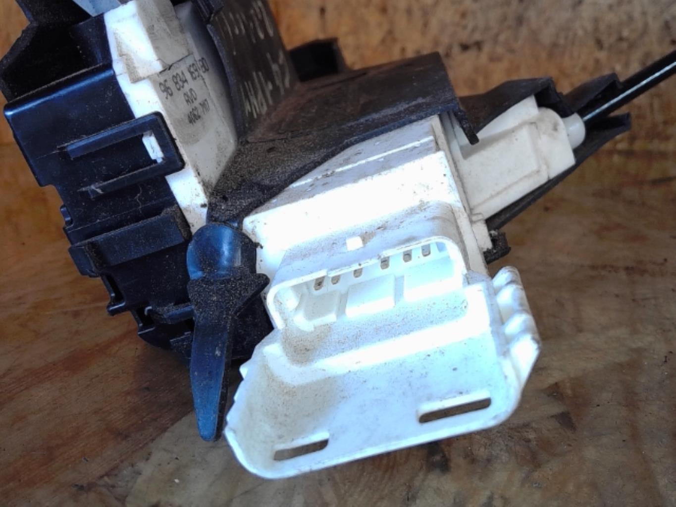 Serrure avant droit CITROEN C4 1 PHASE 1 COUPE Diesel - 1