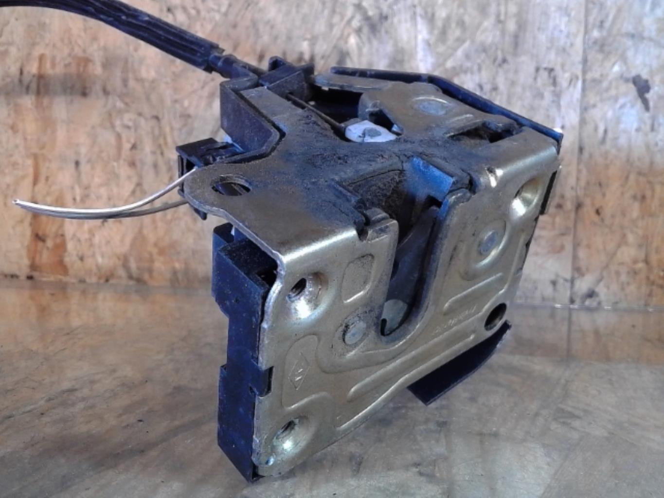 Serrure avant droit RENAULT CLIO 2 PHASE 2 Diesel - 1