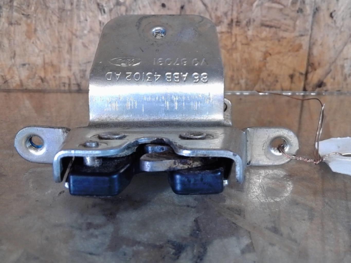 Serrure de coffre FORD ESCORT 4 Essence - 1