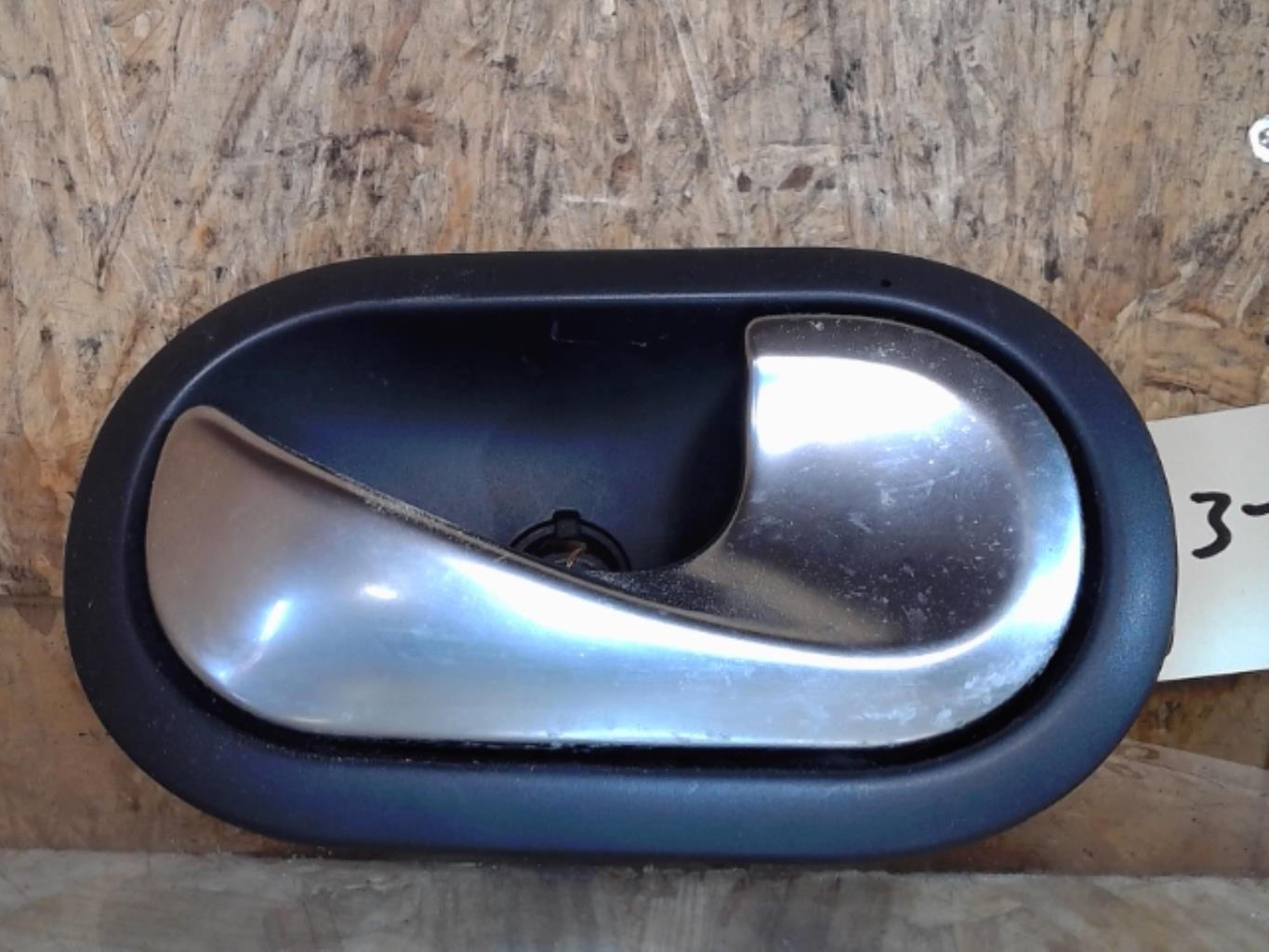 Poignee interieur avant droit RENAULT MEGANE 2 PHASE 2 BREAK Diesel - 1