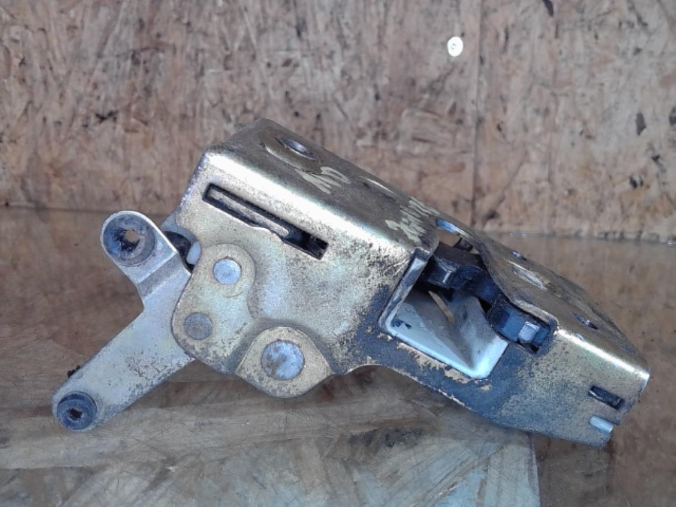 Serrure avant droit FORD ESCORT 4 Essence - 1