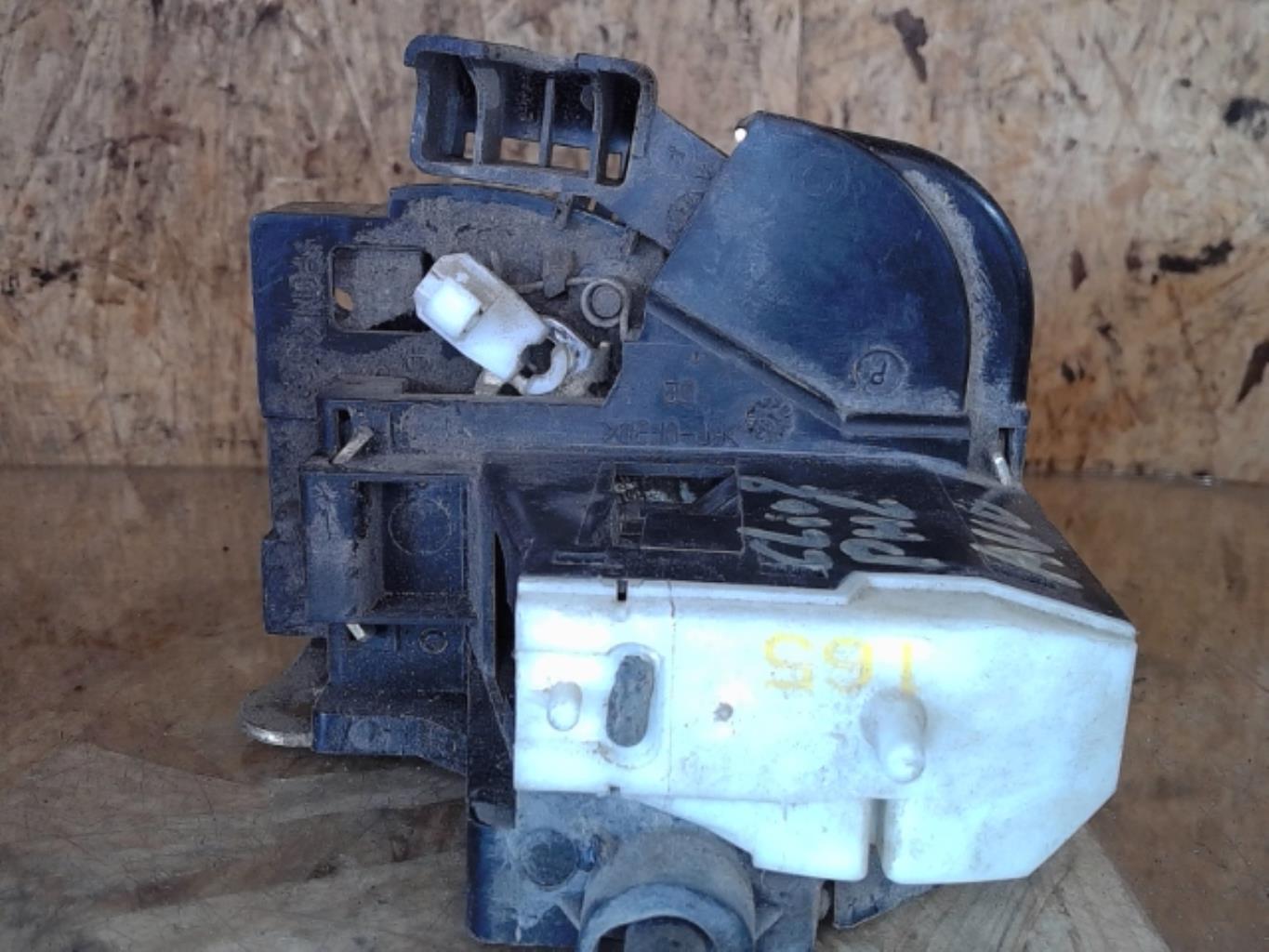 Serrure avant droit RENAULT CLIO 2 PHASE 2 Diesel - 1