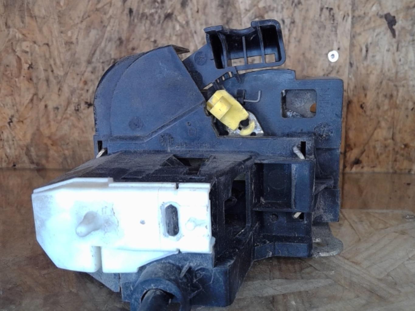 Serrure avant gauche RENAULT CLIO 2 PHASE 2 Diesel - 1
