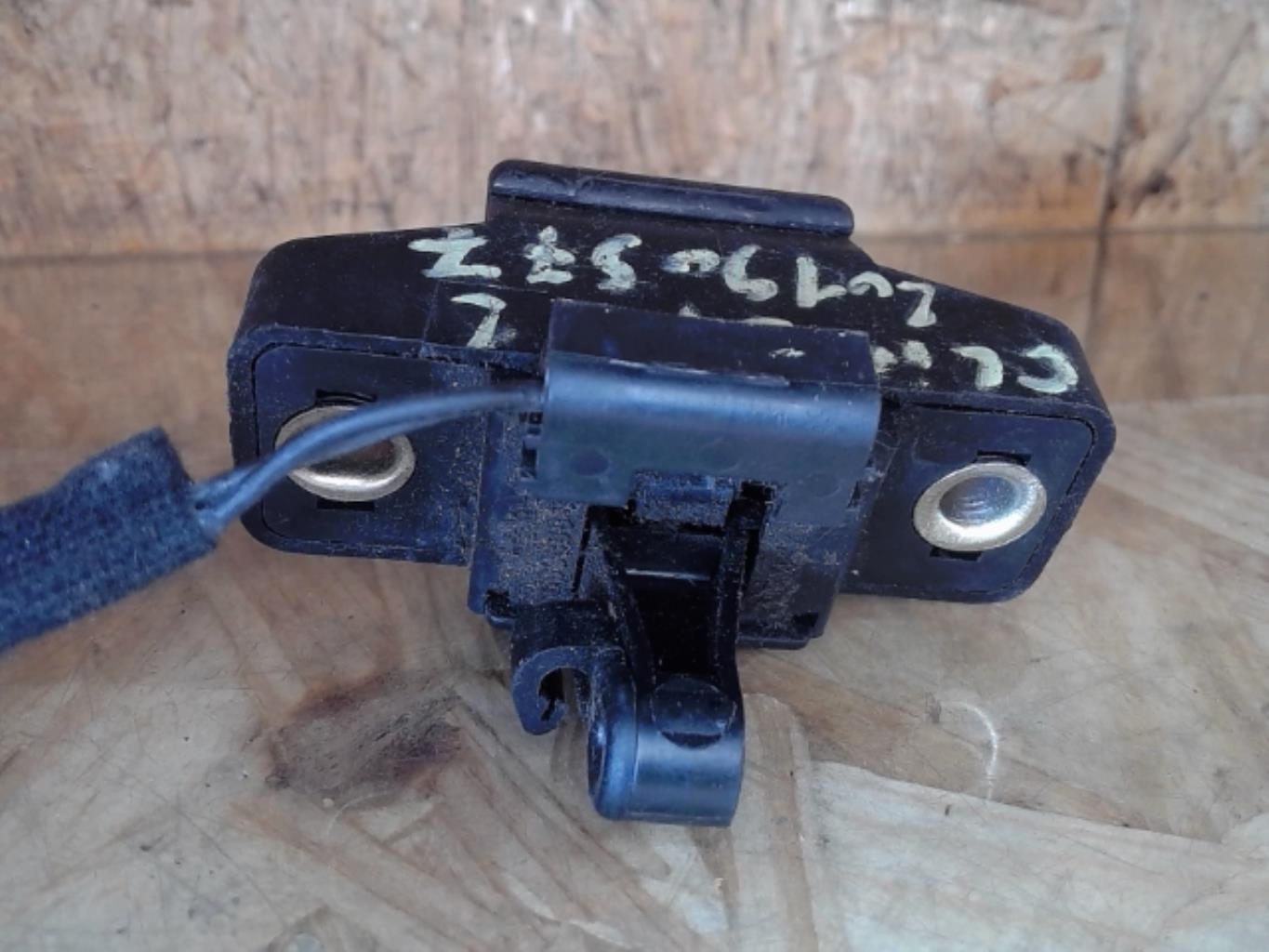 Serrure de coffre RENAULT CLIO 2 PHASE 2 Diesel - 1