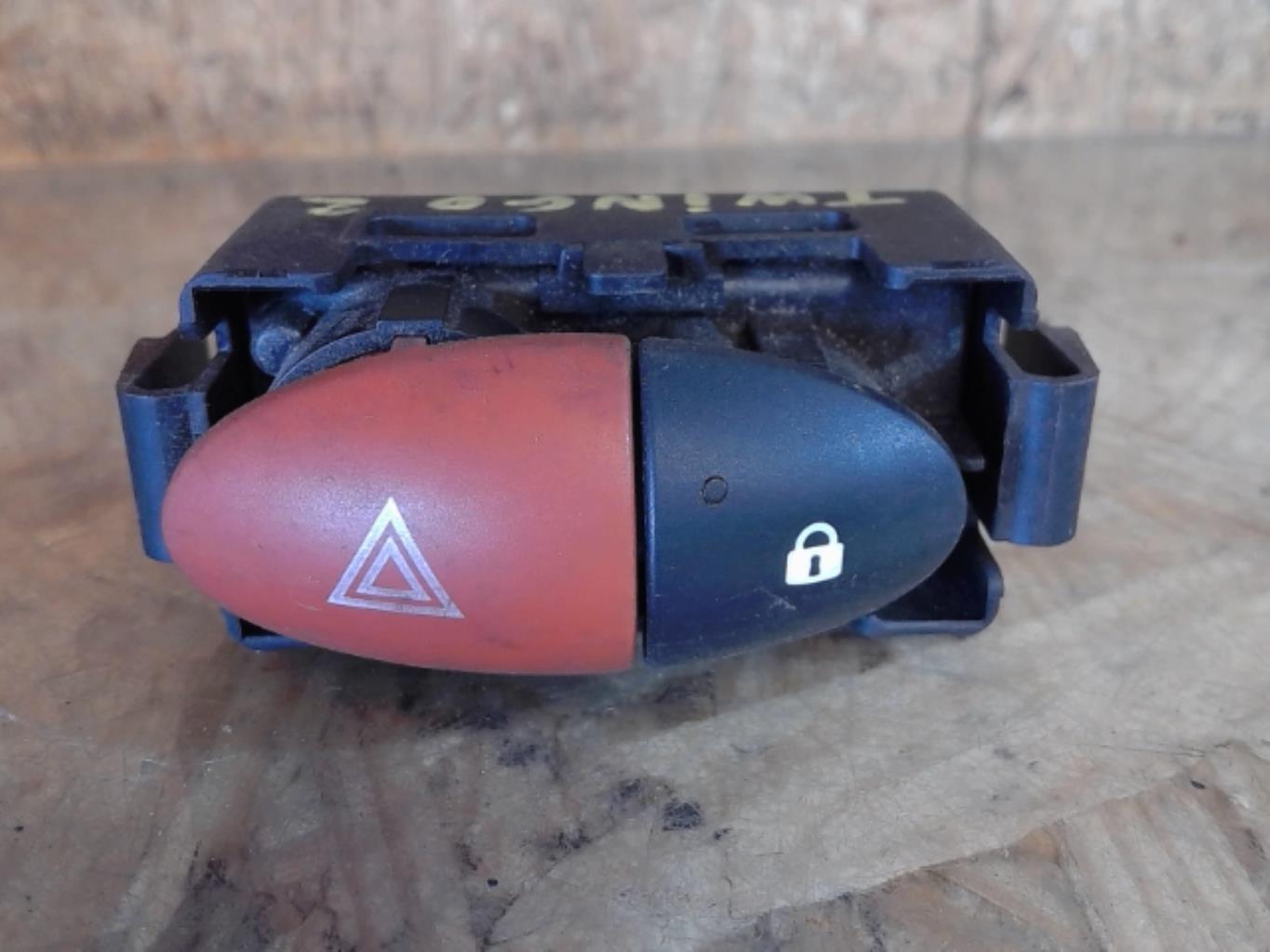 Bouton de warning RENAULT TWINGO 2 PHASE 1 Diesel - 1