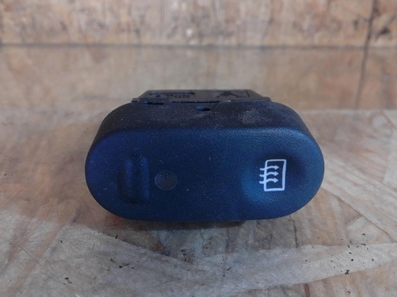 Commande degivrage lunette arriere RENAULT KANGOO 1 PHASE 1 Essence - 1