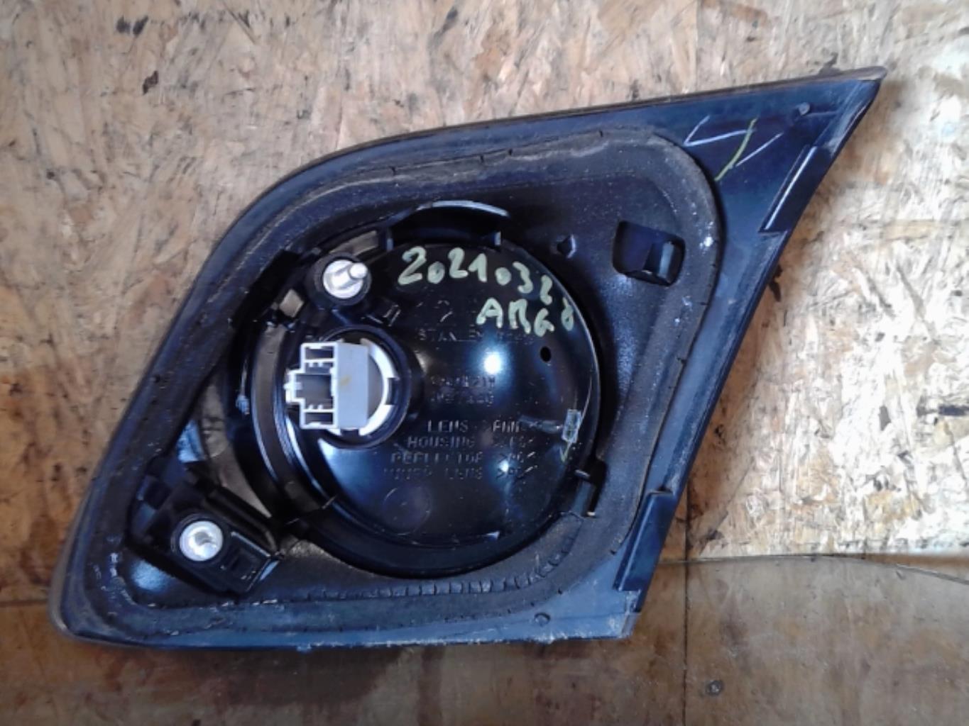 Feu arriere secondaire gauche (feux) MAZDA 3 1 PHASE 1 Essence - 1