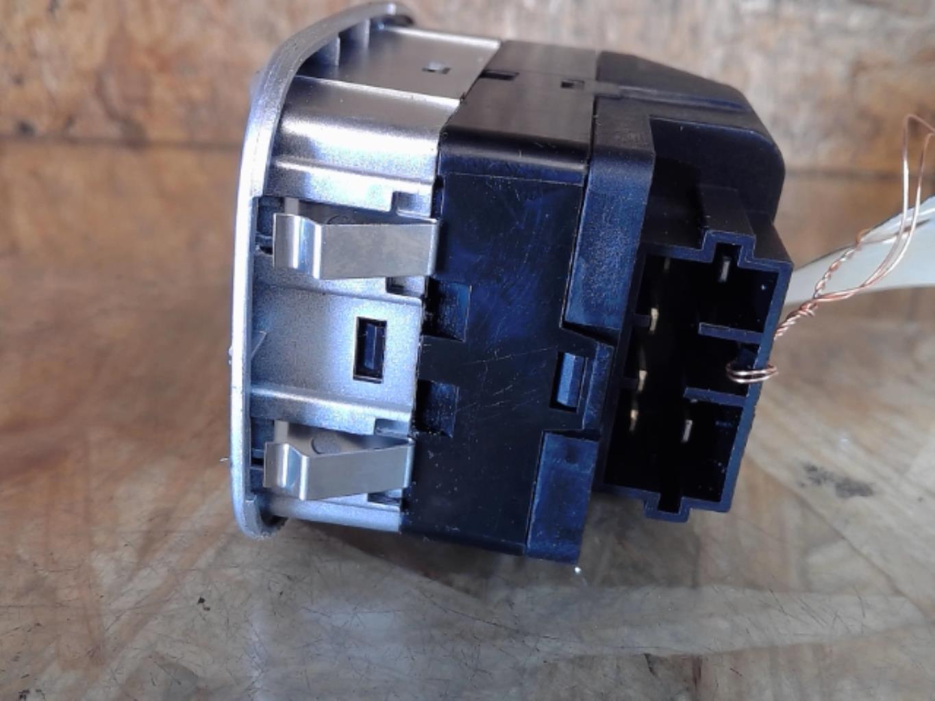Interruptor de elevalunas PEUGEOT 206+ Diésel - 1